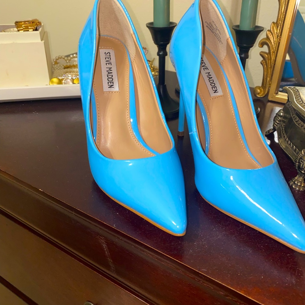 Steve Madden baby blue pumps